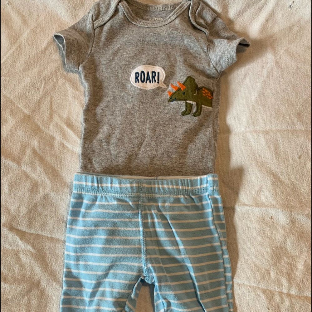 Set- Carter’s marching dinosaur outfit